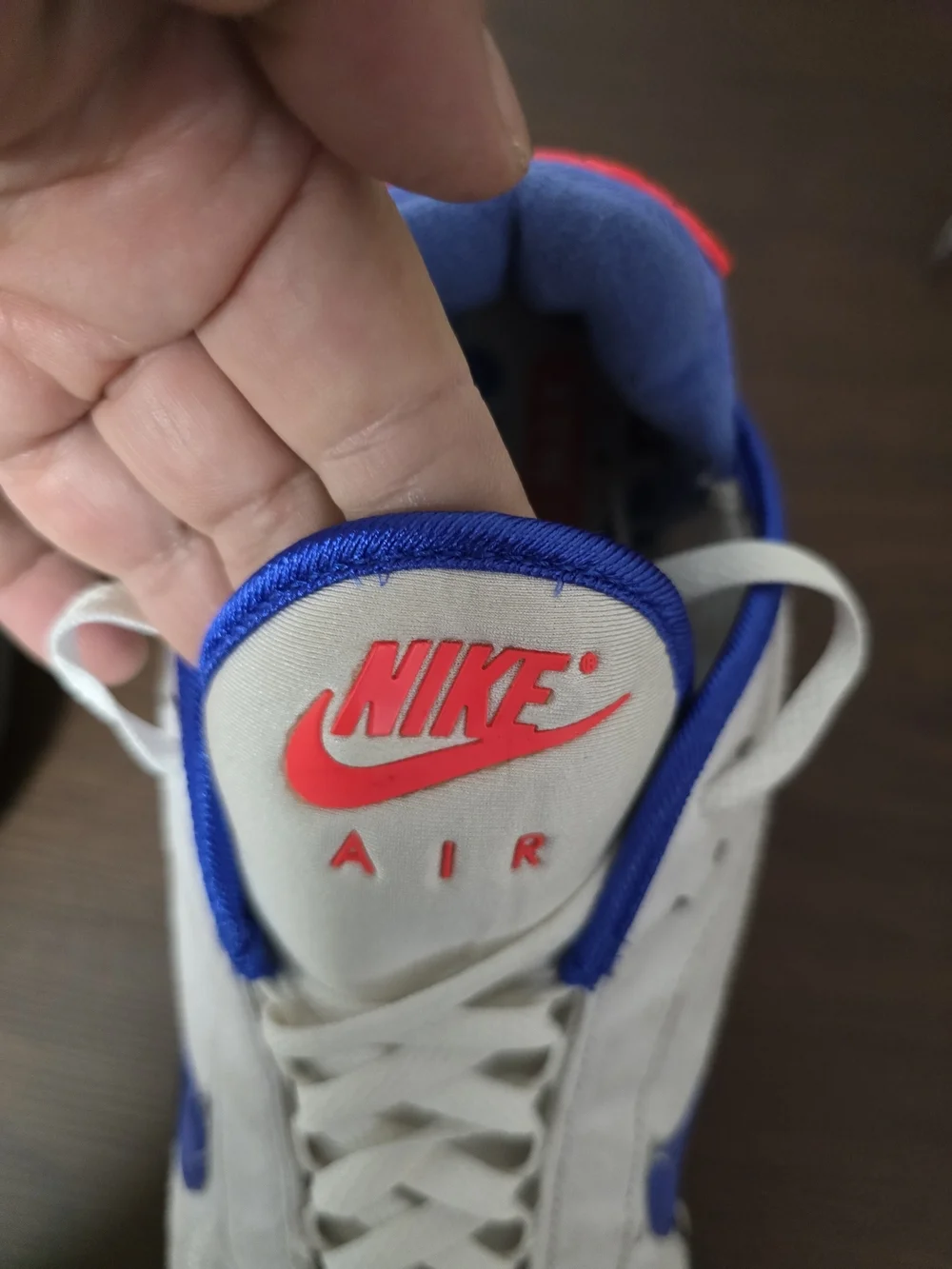 Nike Air Retro White Blue Orange Runner Sneakers